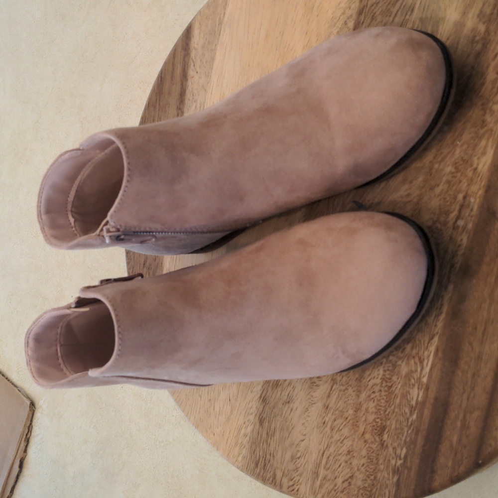 Cat and Jack suede booties